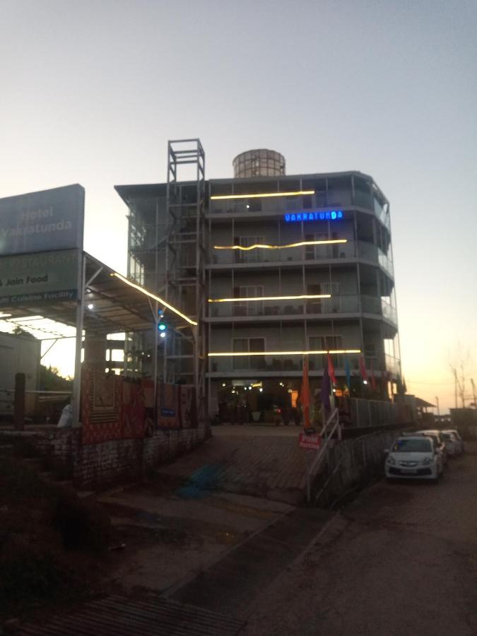 Vakratunda Dharamshala Otel Dış mekan fotoğraf